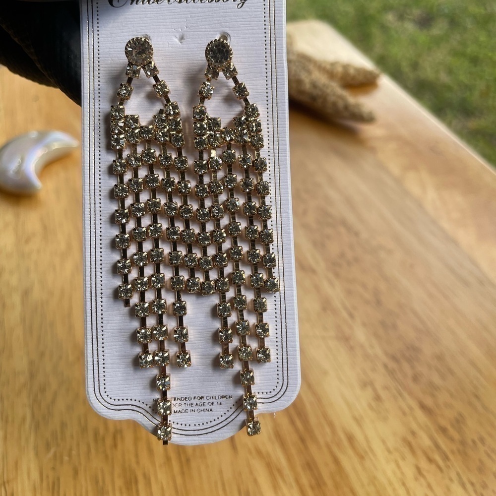 Chloe Accessory Chandelier Drop Dangle Fashion Earrings